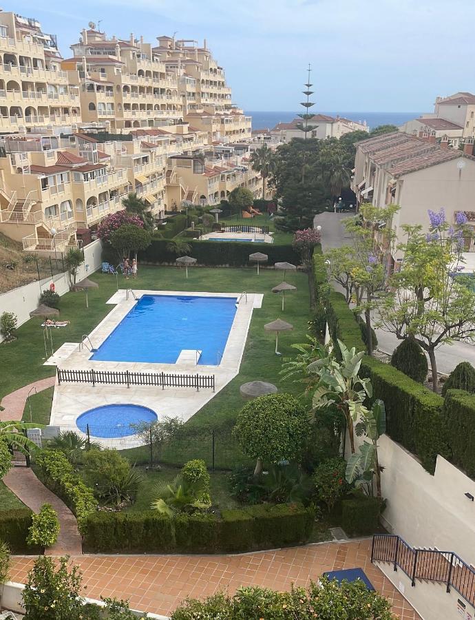 ベナルマデナEncantador Piso Con Terraza Y Piscinaアパートメント エクステリア 写真