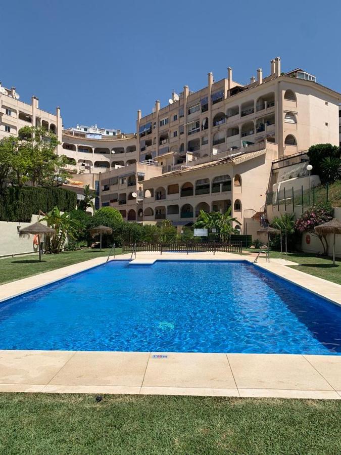 ベナルマデナEncantador Piso Con Terraza Y Piscinaアパートメント エクステリア 写真