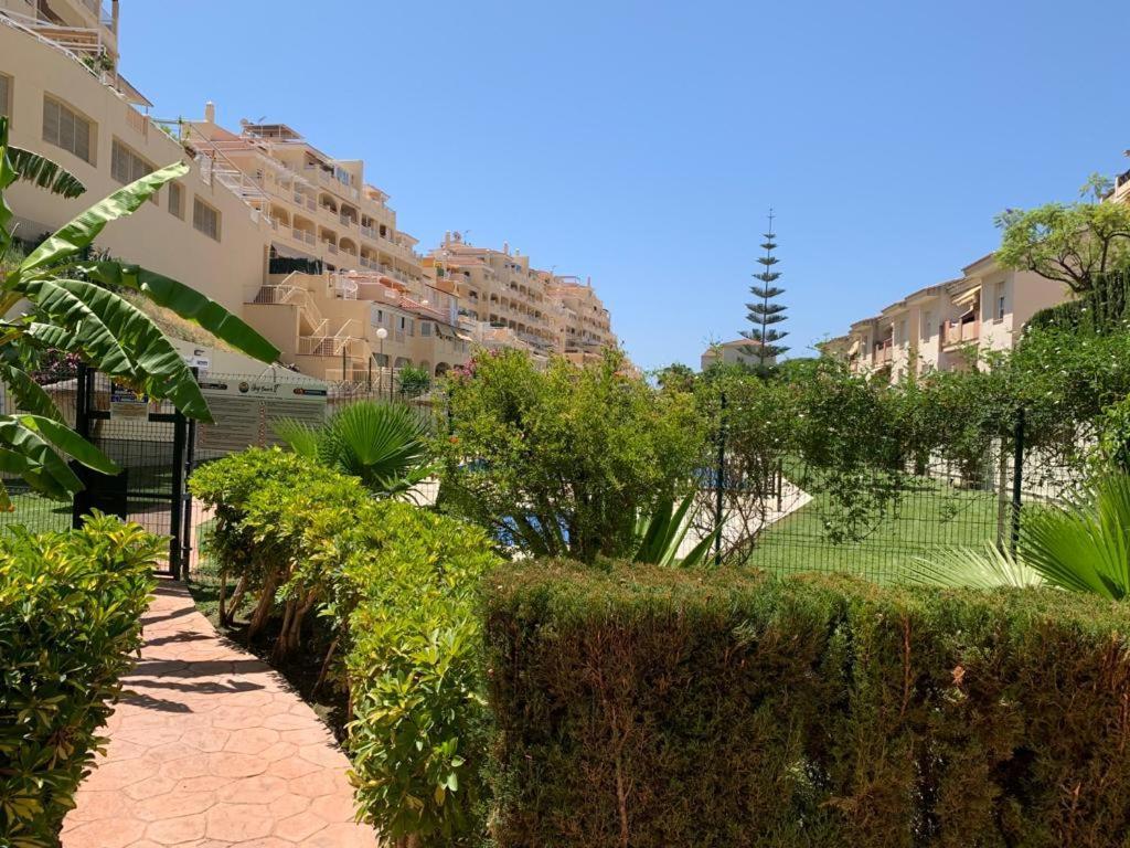 ベナルマデナEncantador Piso Con Terraza Y Piscinaアパートメント エクステリア 写真