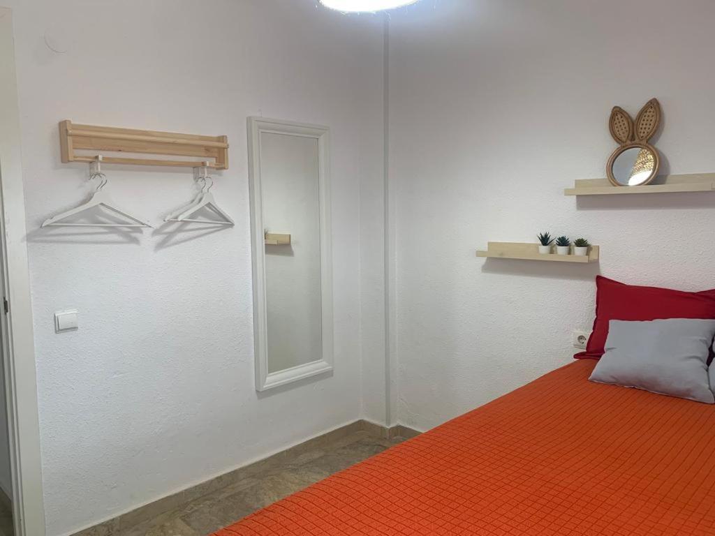 ベナルマデナEncantador Piso Con Terraza Y Piscinaアパートメント エクステリア 写真