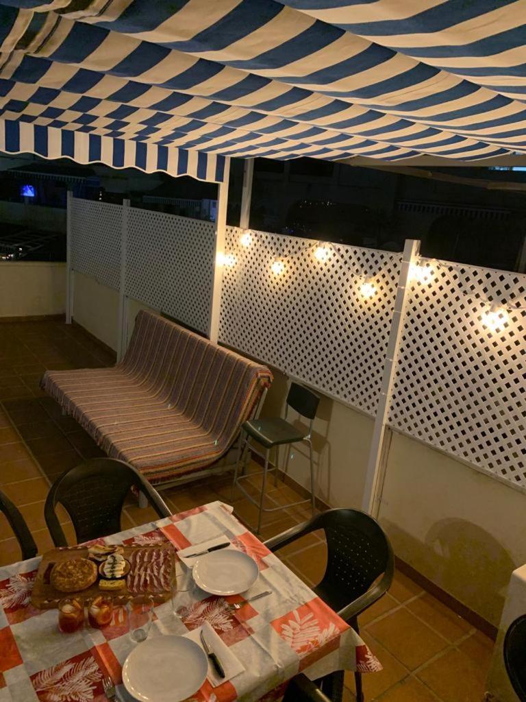 ベナルマデナEncantador Piso Con Terraza Y Piscinaアパートメント エクステリア 写真